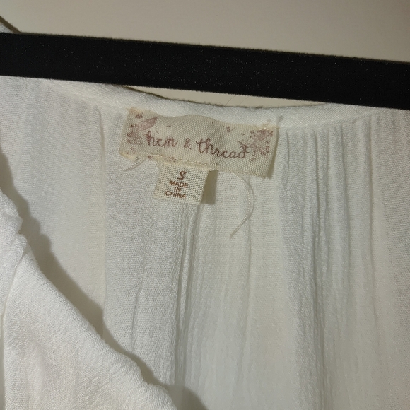Hem & Thread Elegant White Women's Top, Size Small - Picture 2 of 7